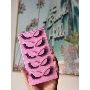 Women’s Black Faux Eyelash Strips 5 Pair Set Fluffy Dramatic Wispy Cat Eye